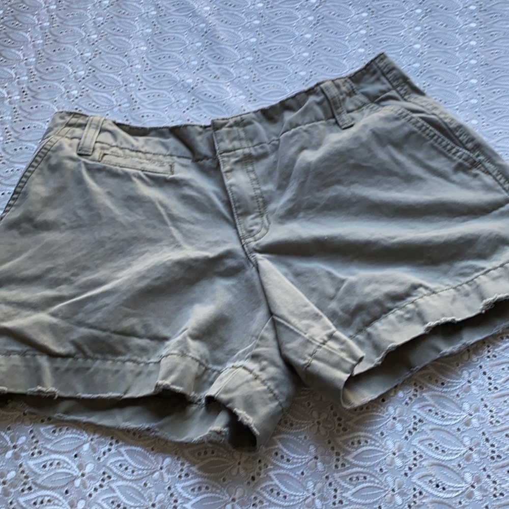 💜💜 Ladies OldNavy Distressed Army Green Shorts Size 2